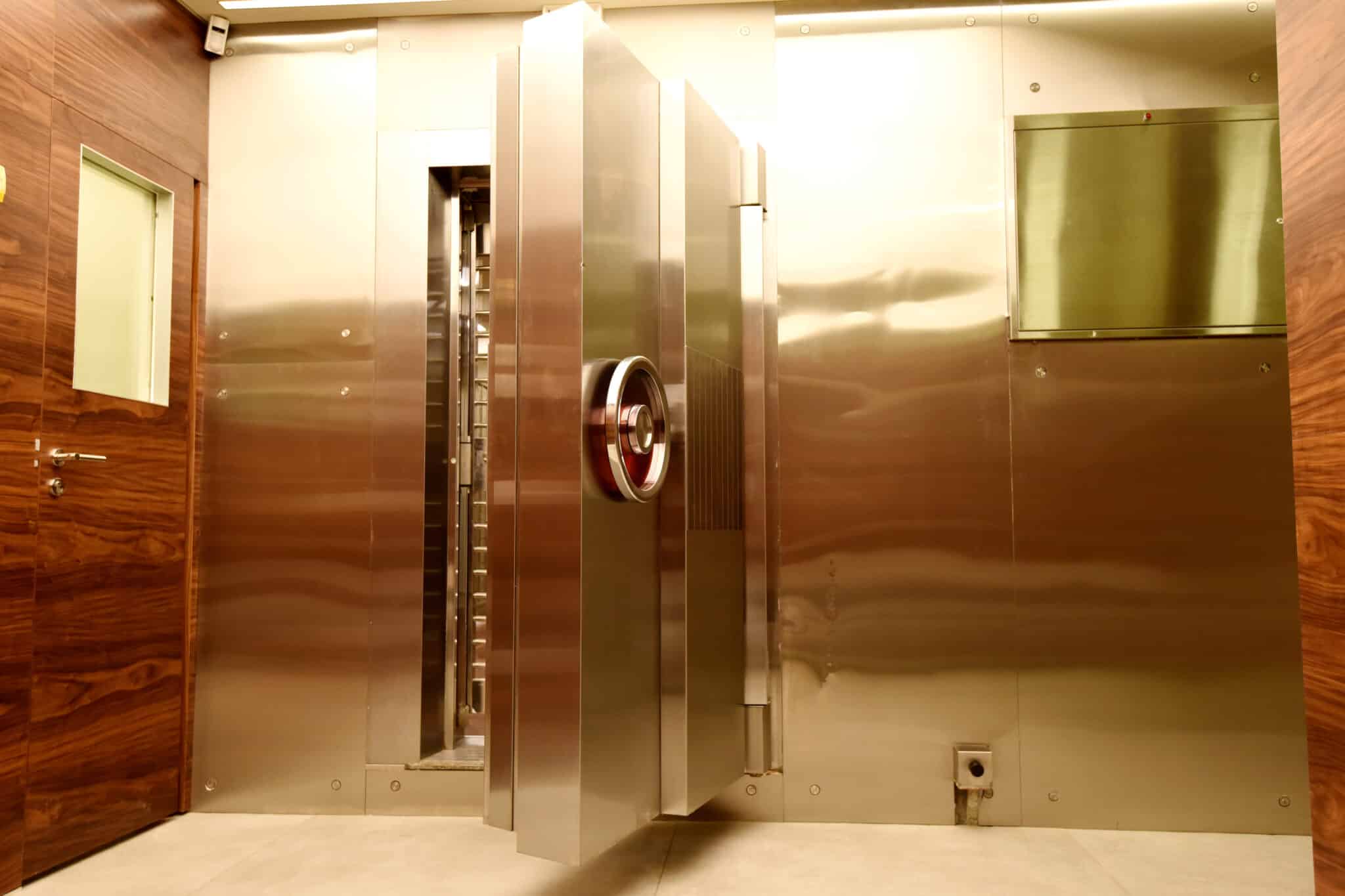 למה לבחור במתחם כספות עם כספת חסינת אש? כספת חסינת אש ומים